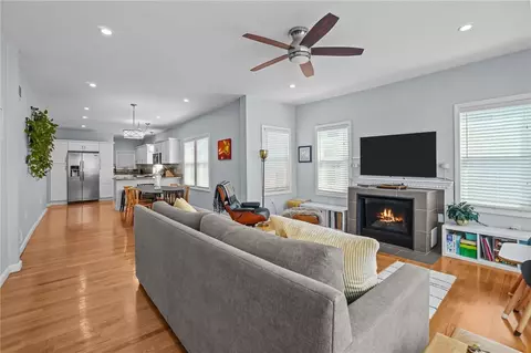 22 Taft Ave, Providence, RI 02906