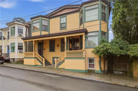 15 Dennison St, Newport, RI 02840