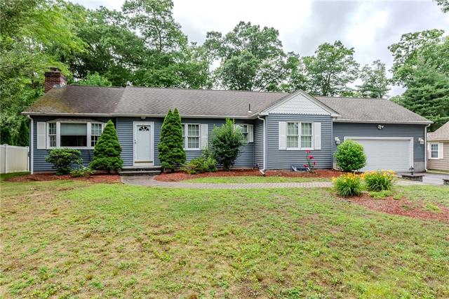 11 Maplecrest Dr, Greenville, RI 02828