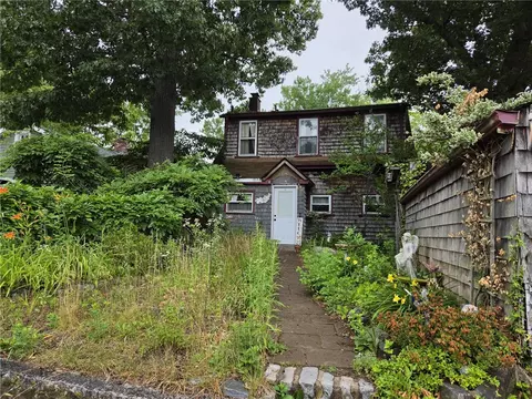 400 Lake Shore Dr, Warwick, RI 02889