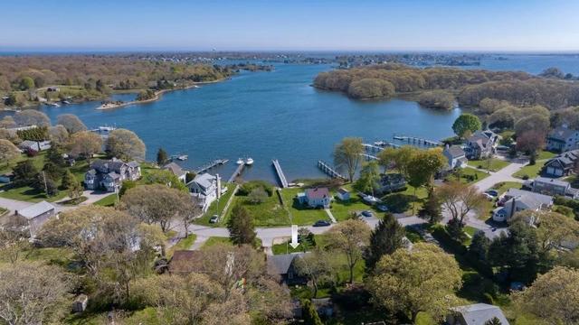 43 Flintstone Rd, Narragansett, RI 02882