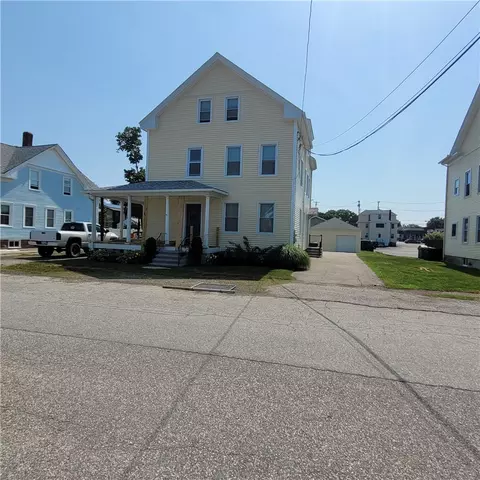 78 Blackburn St, Warwick, RI 02886