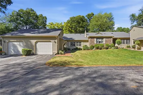 115 Pine Glen Dr, East Greenwich, RI 02818