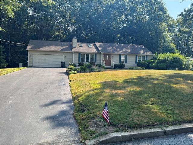 27 Forestwood Dr, Smithfield, RI 02917