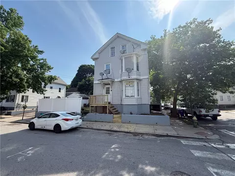 45 Heath St, Providence, RI 02908