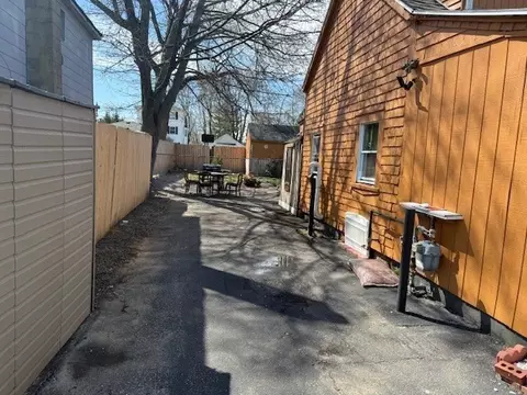 77 Huron St, Warwick, RI 02889 photo 7