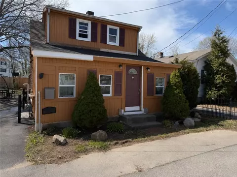 77 Huron St, Warwick, RI 02889 photo 9