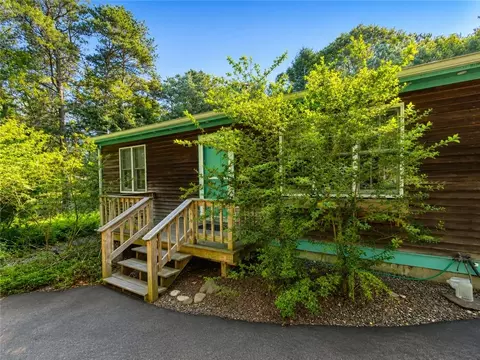657 Shannock Rd, South Kingstown, RI 02879
