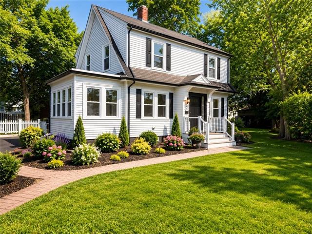 15 Kent Pl, Cranston, RI 02905