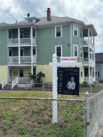 351 Robinson St, Woonsocket, RI 02895