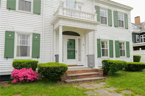 36 Underwood Dr, Pawtucket, RI 02860