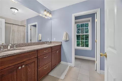 Bath - 146 Central St, Acton, MA 01720 photo 2 of 4