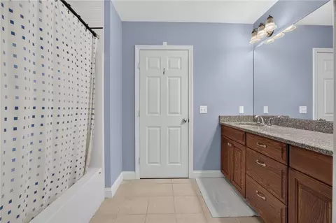 Bath - 146 Central St, Acton, MA 01720 photo 3 of 4