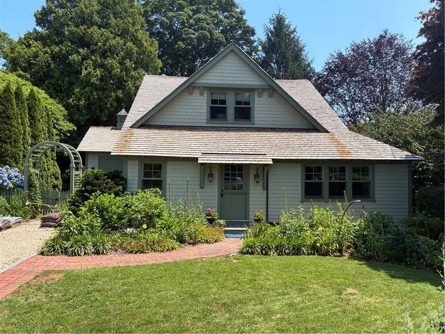 48 Grinnell St, Jamestown, RI 02835