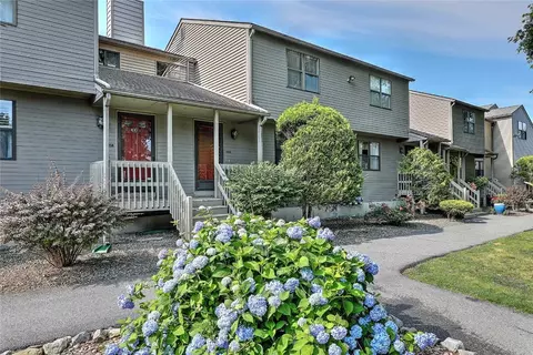 2705 Pinewood Dr, Smithfield, RI 02917