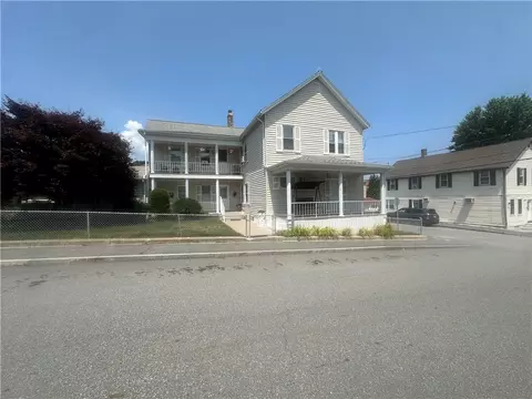 105 Winter St, Lincoln, RI 02838