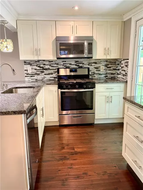 Kitchen - 79 W Shore Dr, Exeter, RI 02822 photo 2 of 3