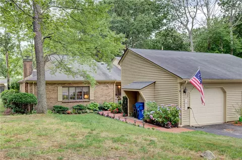 123 Pine Glen Dr, East Greenwich, RI 02818