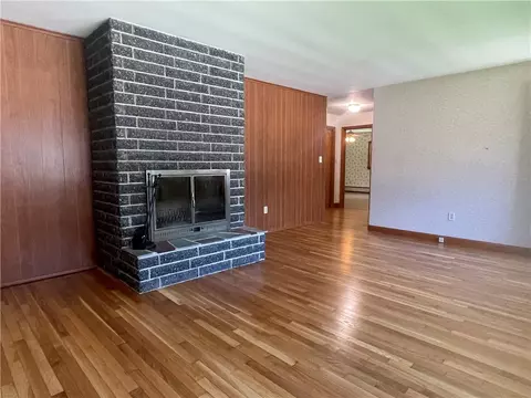 Living - 182 Highland St, Woonsocket, RI 02895 photo 3 of 5