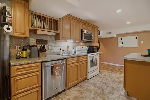 123 Progress Ave, Riverside, RI 02915 photo 33