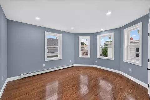 100 Knight St #6, Providence, RI 02909