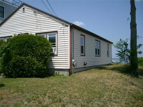 300 Shawomet Ave, Warwick, RI 02889 photo 3