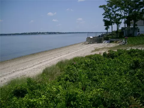 300 Shawomet Ave, Warwick, RI 02889 photo 7