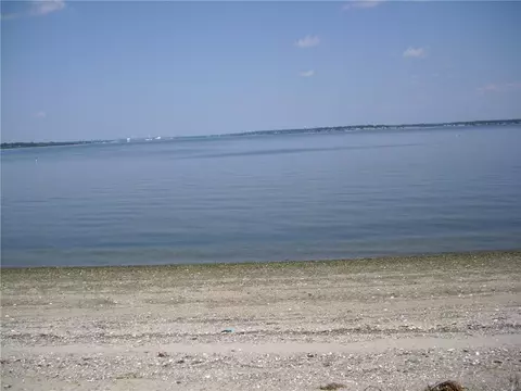300 Shawomet Ave, Warwick, RI 02889 photo 5
