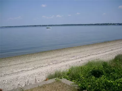 300 Shawomet Ave, Warwick, RI 02889 photo 6