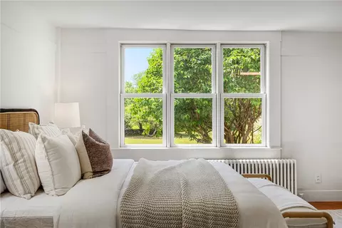 Bedroom - 60 Snell Rd, Little Compton, RI 02837 photo 2 of 4
