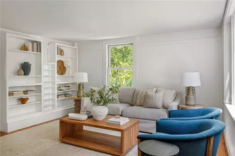 Living - 60 Snell Rd, Little Compton, RI 02837 photo 1 of 5