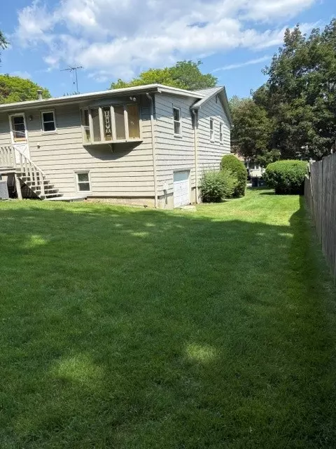 175 Birkshire Dr, Warwick, RI 02886 photo 4