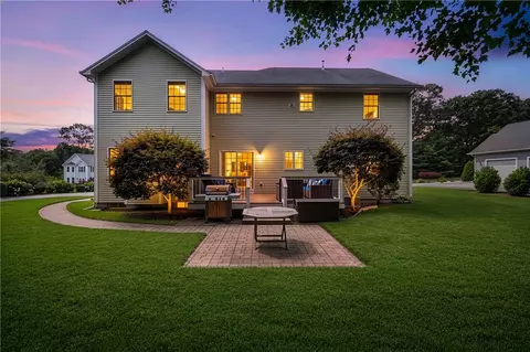 Exterior - 128 Windmill Dr, South Kingstown, RI 02879 photo 7 of 8