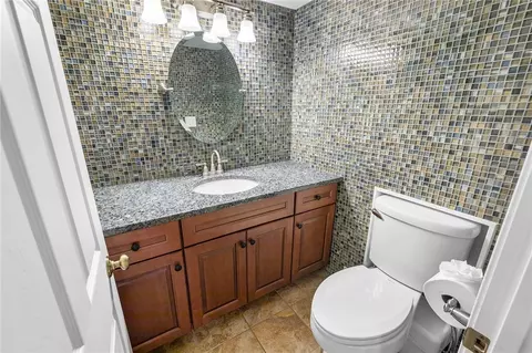 Bath - 128 Windmill Dr, South Kingstown, RI 02879 photo 5 of 5