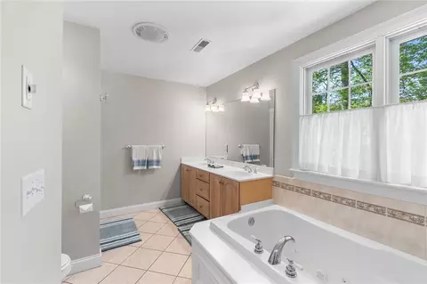 Bath - 128 Windmill Dr, South Kingstown, RI 02879 photo 2 of 5