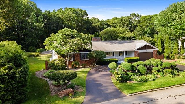 20 Oak Dell Cir, East Greenwich, RI 02818