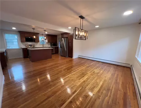 Living - 426 Arnold Rd, Coventry, RI 02816 photo 2 of 4