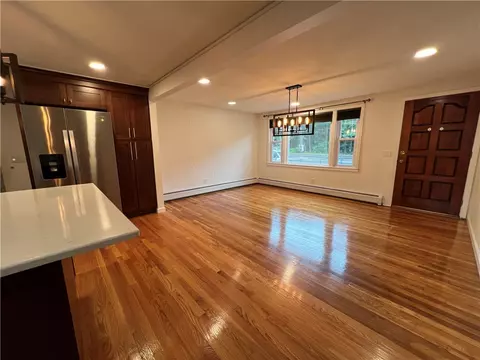 Living - 426 Arnold Rd, Coventry, RI 02816 photo 1 of 4