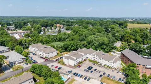 200 Woodlawn Ave #203, North Providence, RI 02904