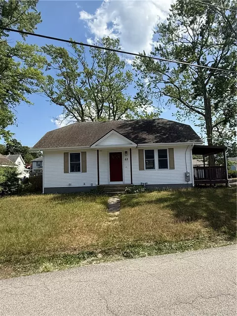 63 Oak Ave, Riverside, RI 02915