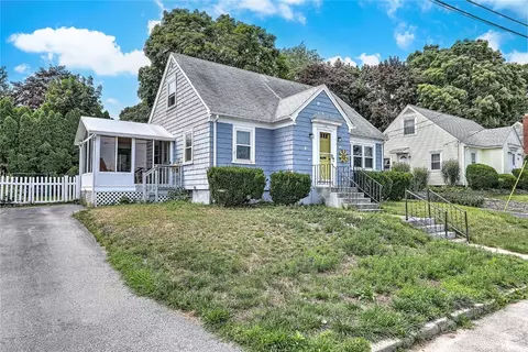 141 Cornell St, Cranston, RI 02920
