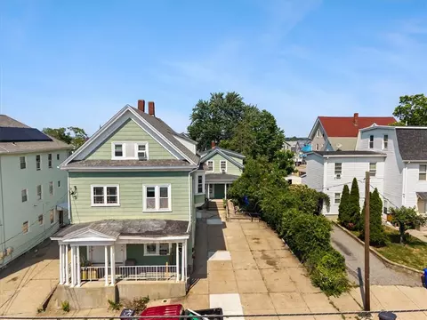 11 Sisson St, Pawtucket, RI 02860