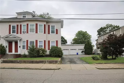 27 Elder St, Pawtucket, RI 02860
