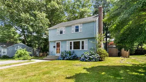 29 Cormier Rd, Lincoln, RI 02865