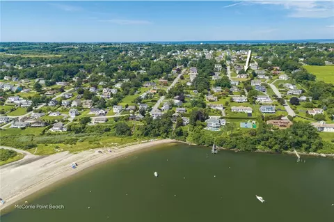 326 Windstone Dr, Portsmouth, RI 02871