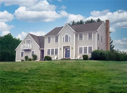 326 Windstone Dr, Portsmouth, RI 02871