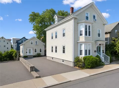 33 Amy St, Providence, RI 02906