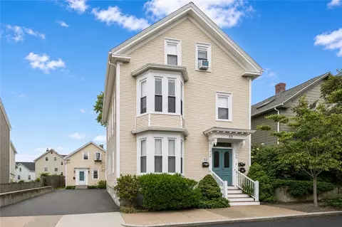 33 Amy St, Providence, RI 02906