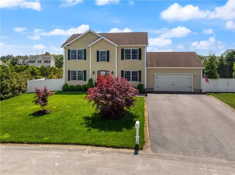 55 Sloop Dr, Portsmouth, RI 02871