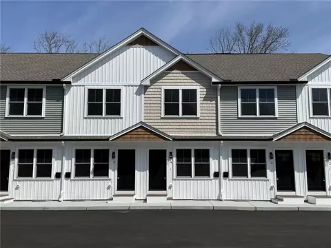 2907 Post Rd #4, Warwick, RI 02886 photo 2